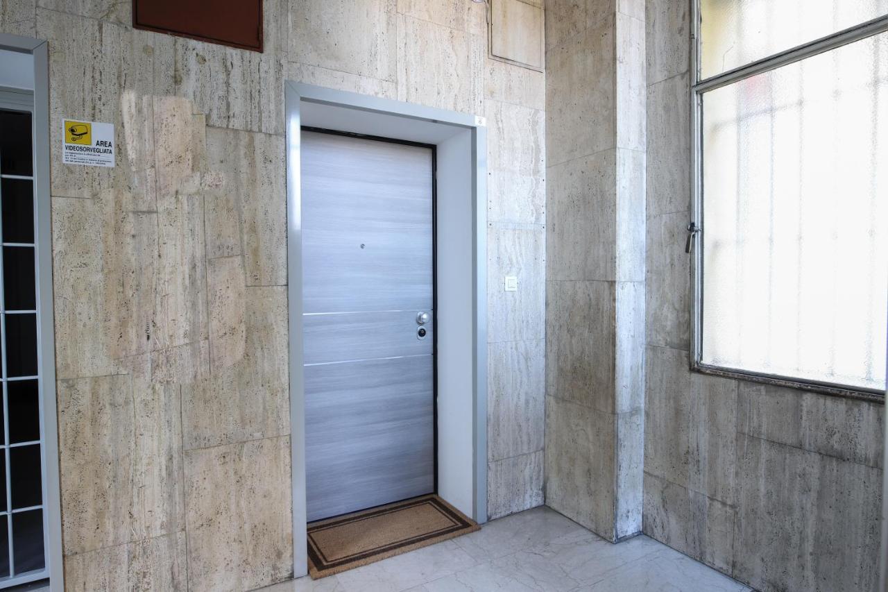 Central Apartment Close To Food And Shopping Bolonha Exterior foto