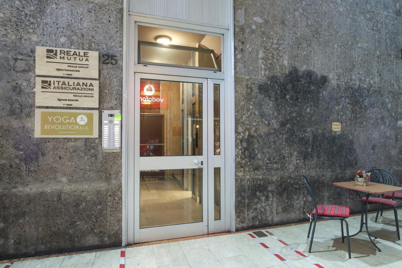 Central Apartment Close To Food And Shopping Bolonha Exterior foto